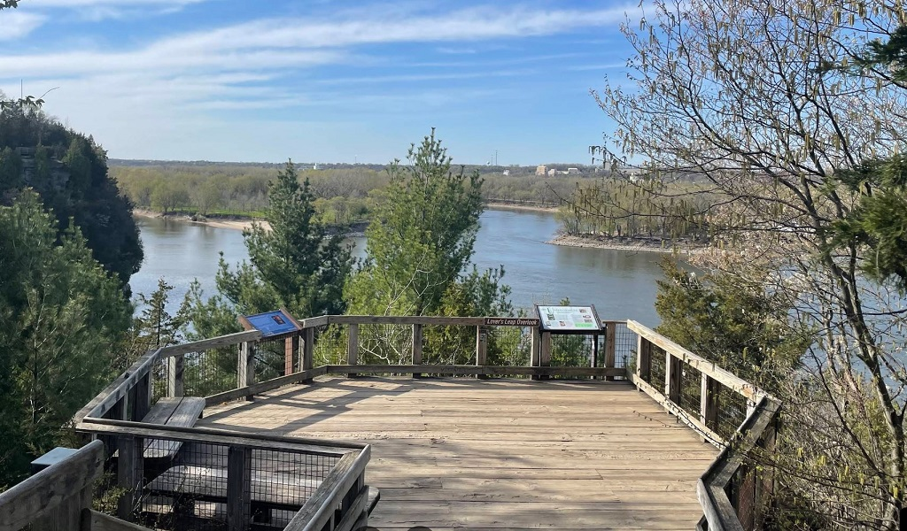 Starved Rock State Park • Oglesby, IL 3 Scenic overlook at Starved Rock State Park in Illinois