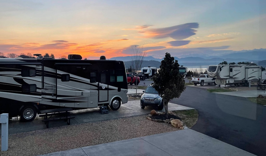 Anchor Down Resort • Dandridge, TN 3 Anchor Down RV Resort