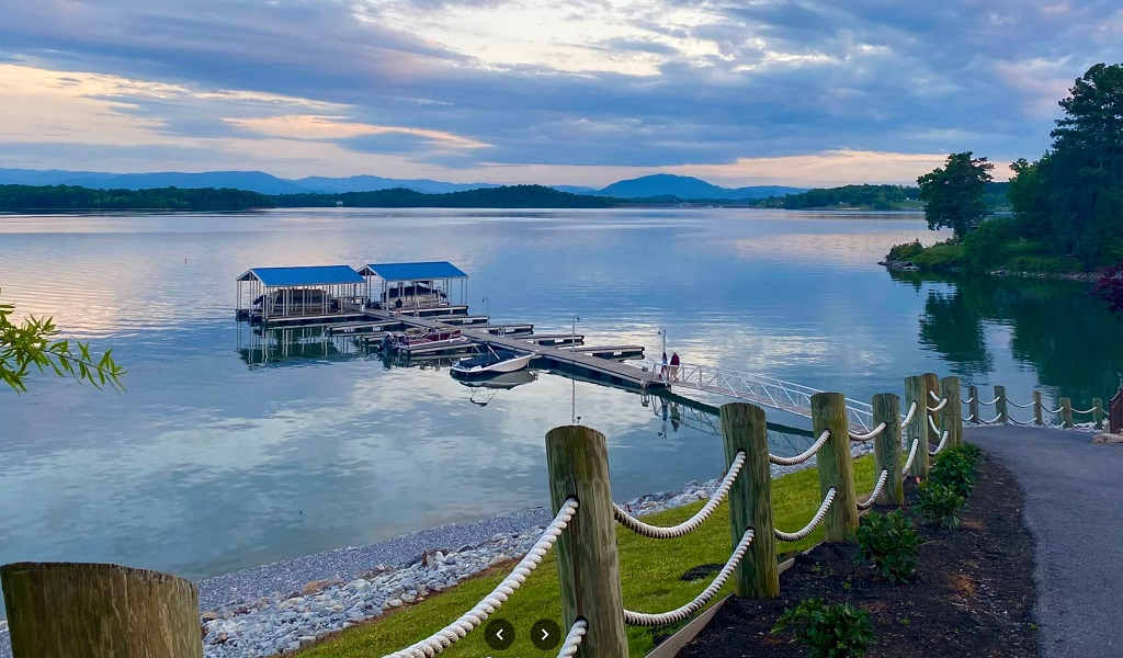 Anchor-Down-Resort-6.webp • RV sites overlooking Douglas Lake at Anchor Down RV Resort in Dandridge, Tennessee.